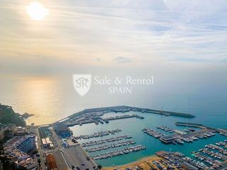 Casa adosada en venta en Els Pavos en Blanes