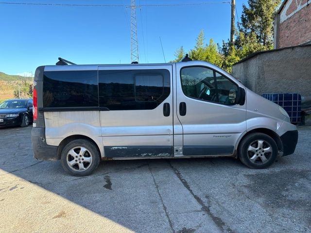 Renault Trafic 2.0 DCI 114 CV 9 PLAZAS