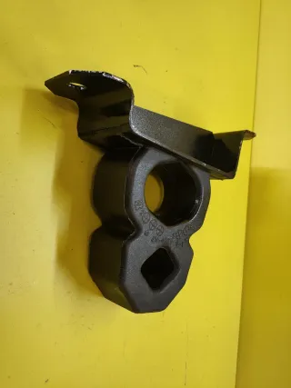 SOPORTE TRASERO BUFFER NISSAN NAVARA PATHFINDER