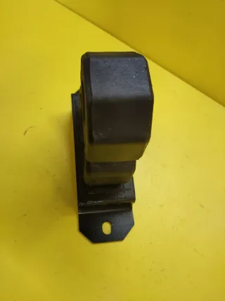 SOPORTE TRASERO BUFFER NISSAN NAVARA PATHFINDER