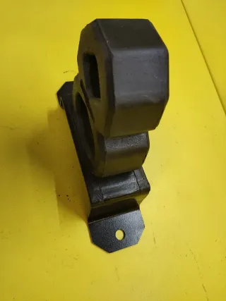 SOPORTE TRASERO BUFFER NISSAN NAVARA PATHFINDER