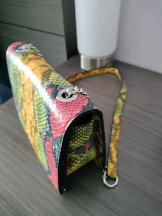 Bolso pequeño estampado serpiente multicolor