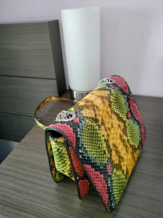 Bolso pequeño estampado serpiente multicolor