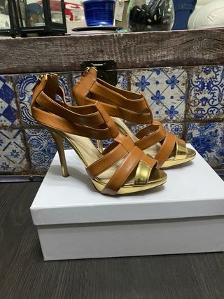 Sandalias Dior Piel T.39 Camel y Dorado