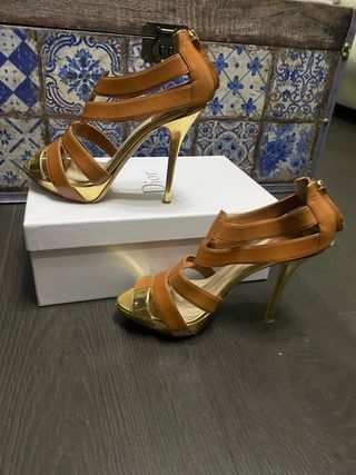 Sandalias Dior Piel T.39 Camel y Dorado
