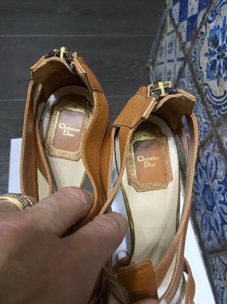 Sandalias Dior Piel T.39 Camel y Dorado