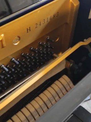 Piano Vertical Yamaha U1H