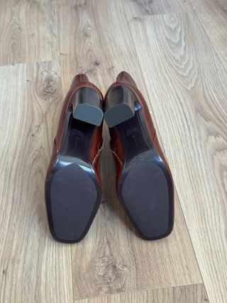 Botín piel marrón tacón ancho Zara