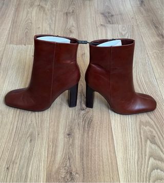 Botín piel marrón tacón ancho Zara