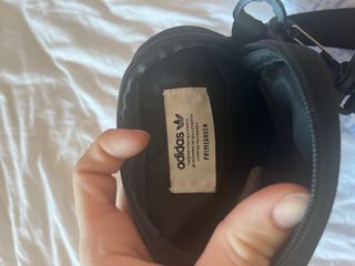 Riñonera Adidas Negra