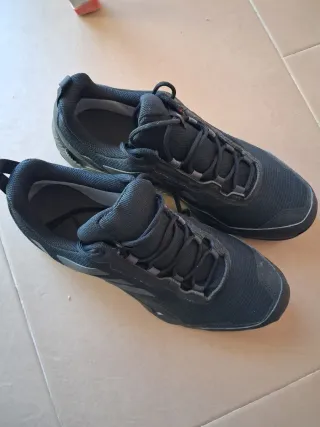 Zapatillas Adidas Negras nuevas a estrenar
