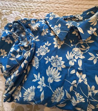 Vestido floral azul Zara