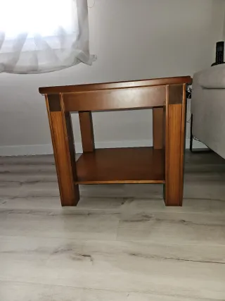 Mesa auxiliar salón madera y cristal ácido