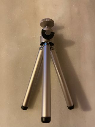 Mini trípode metálico