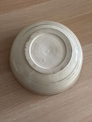 Frutero de cerámica beige y marrón