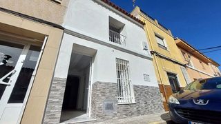 Casa adosada en venta en Pinós