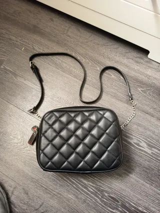 Bolso acolchado negro Stradivarius
