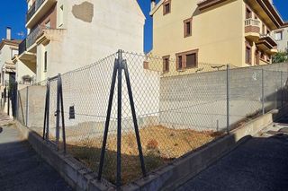 Terreno en venta en Zubia (La)