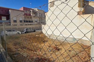 Terreno en venta en Zubia (La)