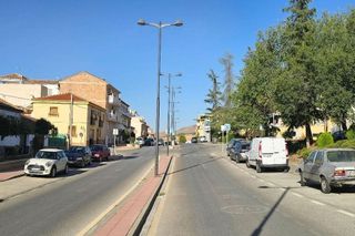 Terreno en venta en Zubia (La)