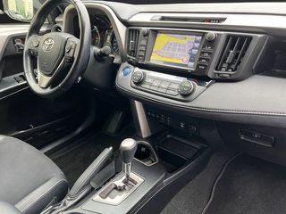 Toyota Rav4 2.5l hybrid Executive 2WD 145 kW (197 CV)