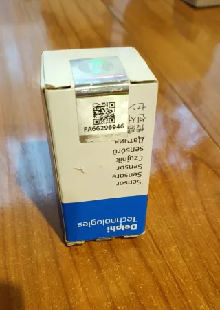 Sensor de presión de aceite nuevo sin usar.