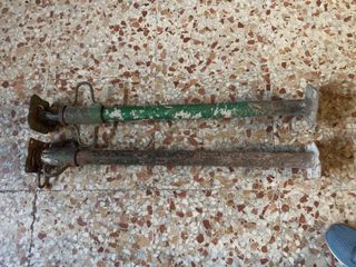 2 Puntales de obra metálicos