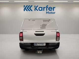 Toyota Hilux 2.4 D-4D Cabina Doble GX