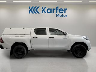 Toyota Hilux 2.4 D-4D Cabina Doble GX