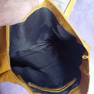 Bolso de piel Purificación García mostaza