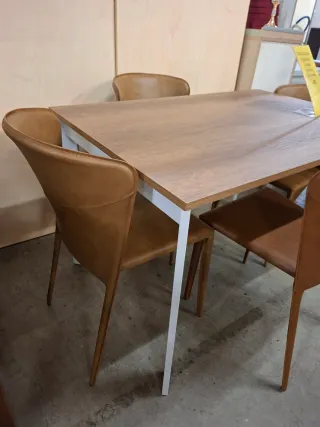 Tavolo Scavolini con 4 poltroncine