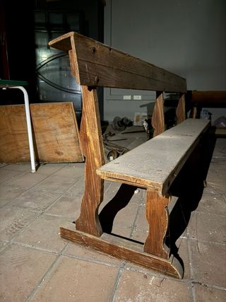 Banco de iglesia, farolillos, concha, lamparas...