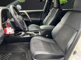 Toyota Rav4 2.5l hybrid Executive 2WD 145 kW (197 CV)