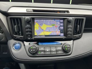 Toyota Rav4 2.5l hybrid Executive 2WD 145 kW (197 CV)