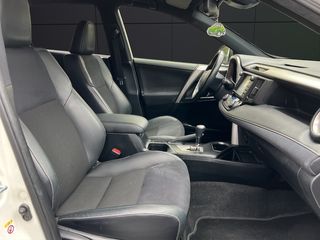 Toyota Rav4 2.5l hybrid Executive 2WD 145 kW (197 CV)