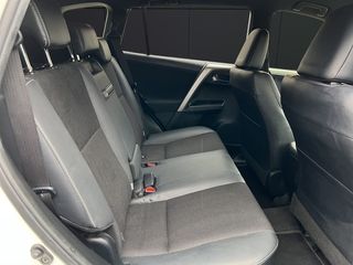 Toyota Rav4 2.5l hybrid Executive 2WD 145 kW (197 CV)