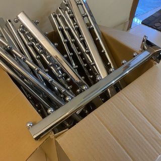 Pack 20 Perchas Brazo Inclinado Cromado Tienda