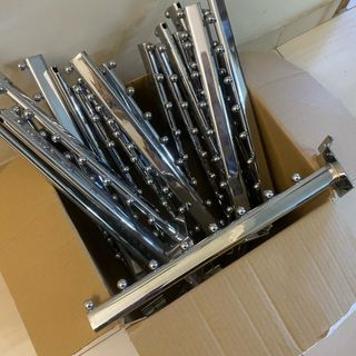 Pack 20 Perchas Brazo Inclinado Cromado Tienda