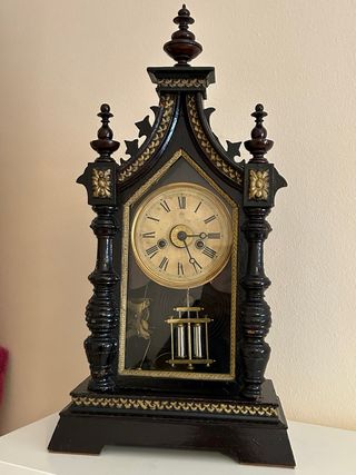 Reloj de sobremesa antiguo