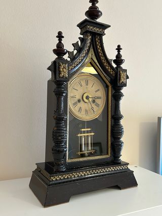 Reloj de sobremesa antiguo