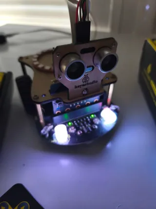 Robot Micro bit keyestudio bbc + tarjeva bbc v2