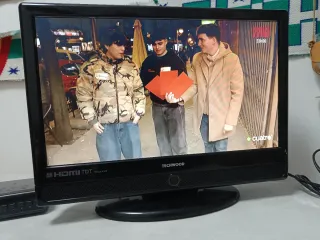 Televisor TECHWOOD 16 pulgadas /HDMI