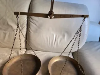 Balanza antigua de platos bronce