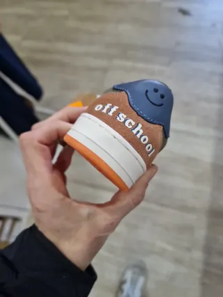 Zapatillas Victoria kaki T. 29, 31, 32