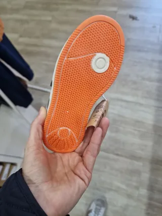 Zapatillas Victoria kaki T. 29, 31, 32