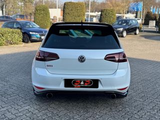 Volkswagen Golf GTI Club Sport Buckets