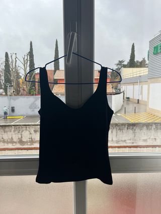 Camiseta tirantes terciopelo negro