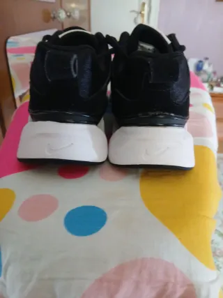 Zapatillas Nike Negras y Blancas