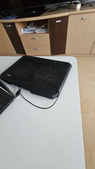 Portátil ASUS GAMING Negro con Base Refrigeradora.