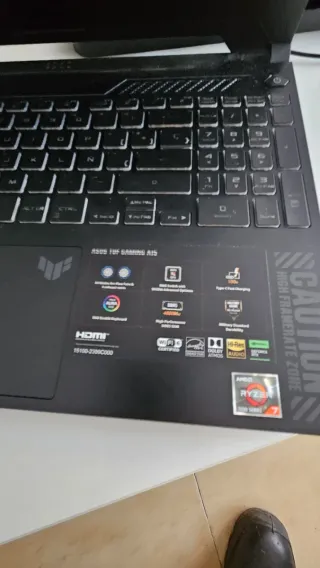 Portátil ASUS GAMING Negro con Base Refrigeradora.